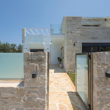 Agia Marina Megalith Villas מראה חיצוני תמונה