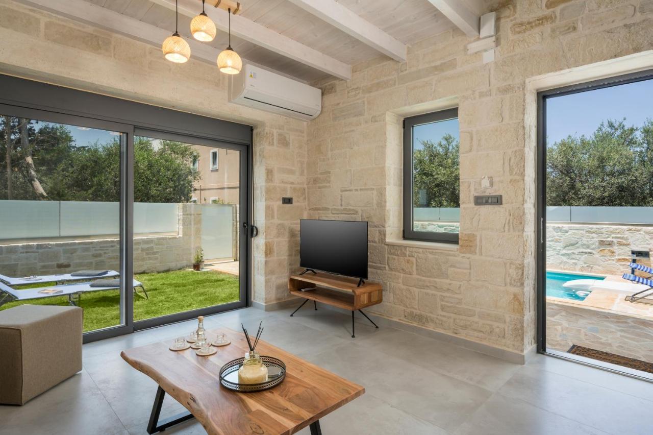 Agia Marina Megalith Villas מראה חיצוני תמונה